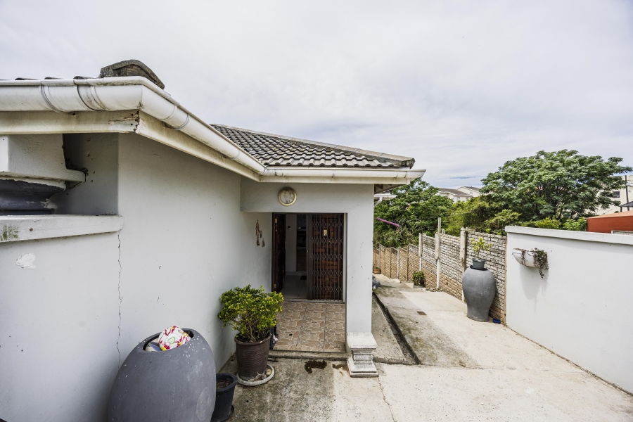 5 Bedroom Property for Sale in Beacon Bay North Eastern Cape